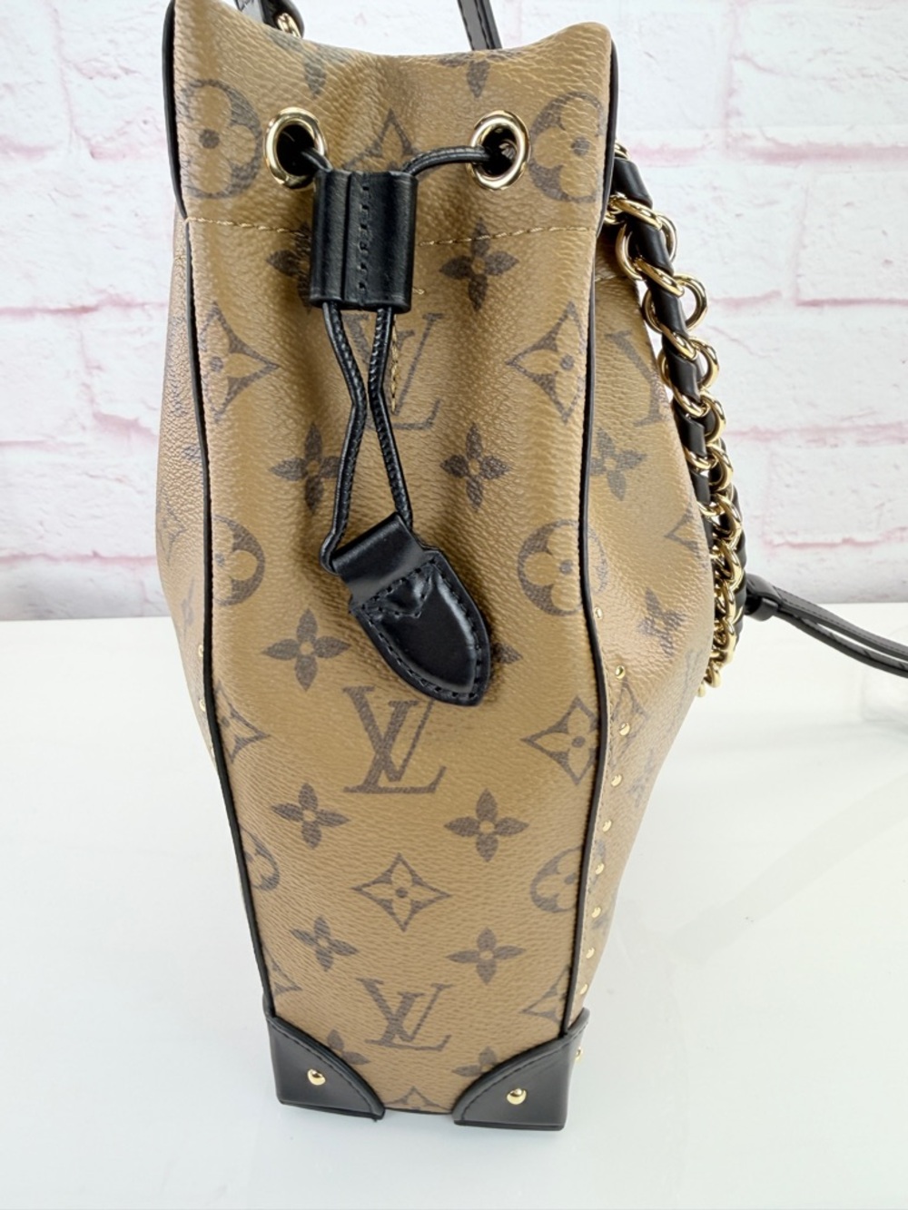 Louis Vuitton Noe Trunk PM Reverse Monogram Chain-Trim Shoulder Bucket Bag - Picture 5 of 13